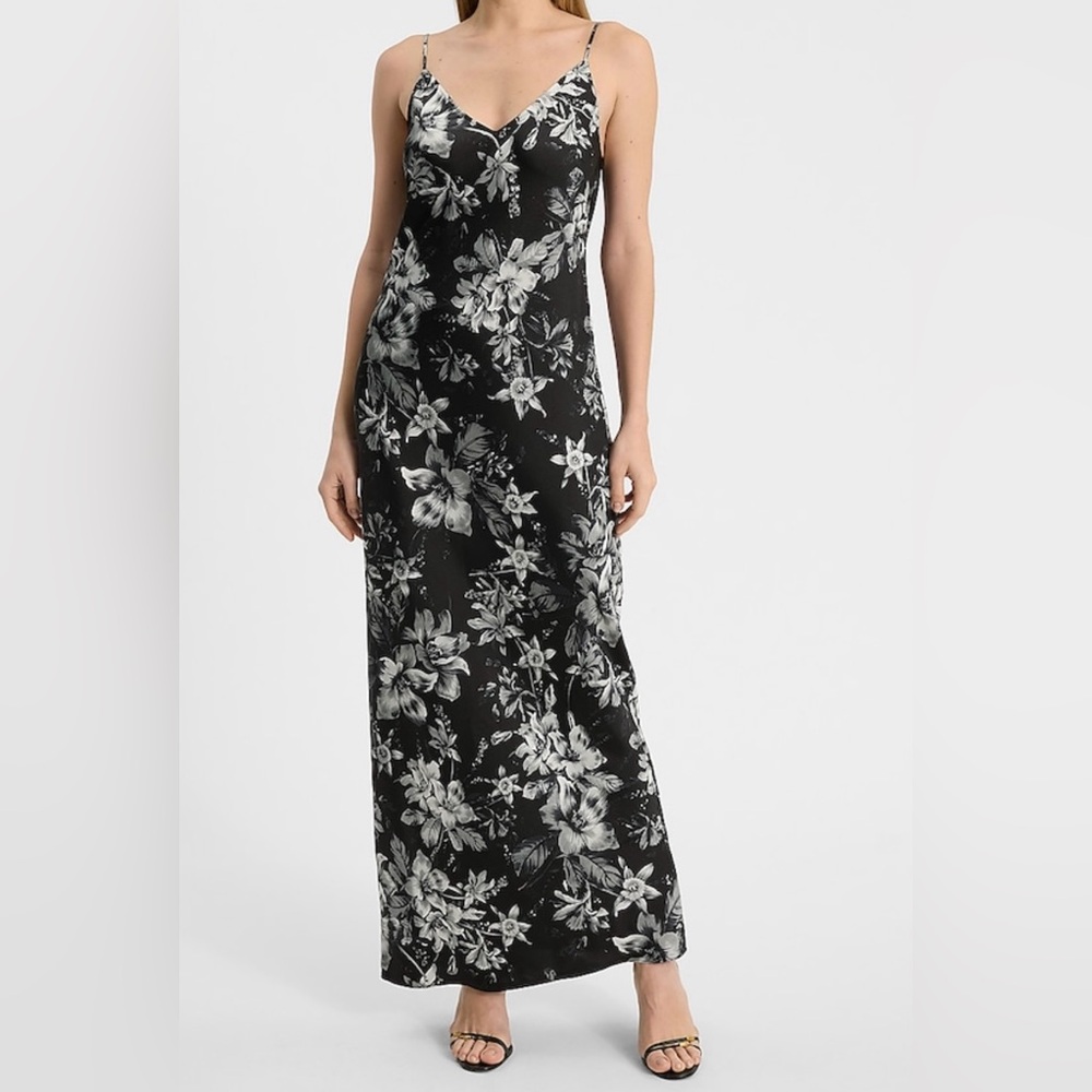Express Floral Satin V-Neck Maxi Downtown
Cami Slip Dress